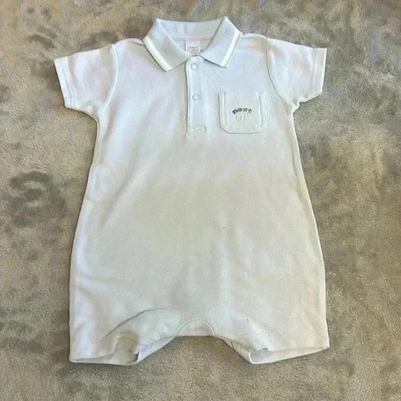 Next - LIKE NEW - Set of 3 short sleeve rompers. Size 6-9 months - Picture 2 of 7